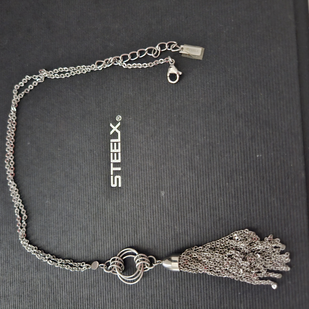 Elegant Silver Tassel Necklace with Adjustable Chain